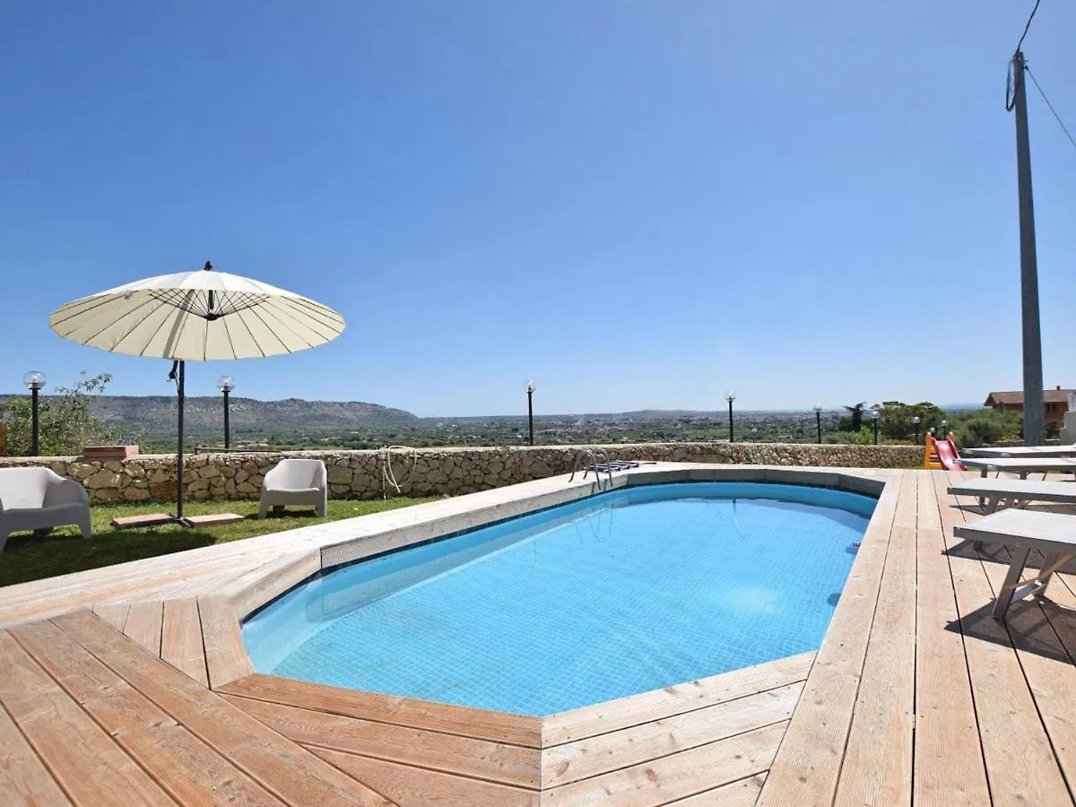 Holiday Home With Private Pool, Florida Floridia