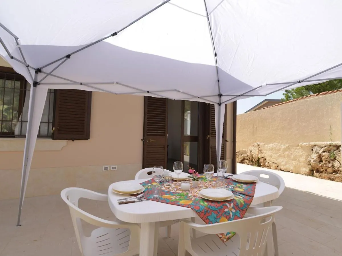 Holiday Home With Private Pool, Florida Floridia Italy