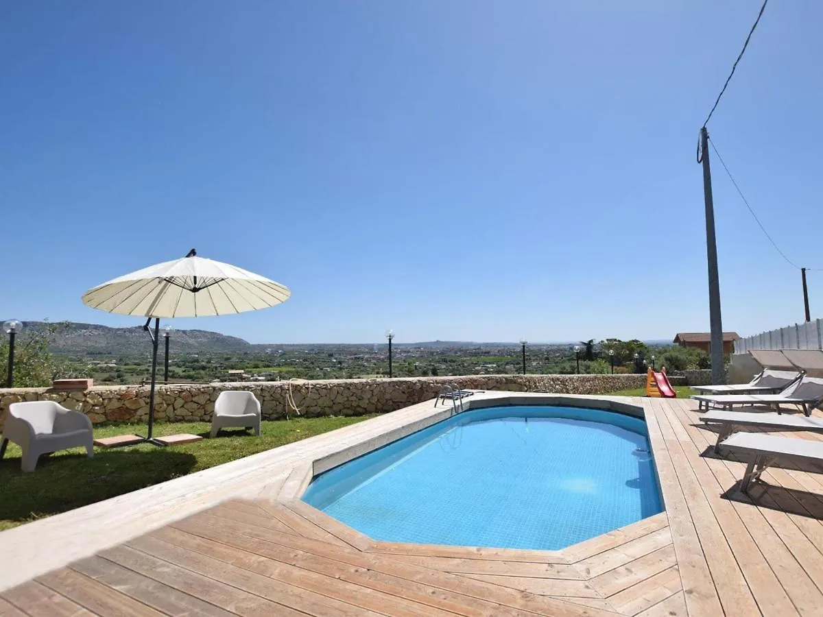 Holiday Home With Private Pool, Florida Floridia